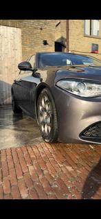 Alfa romeo giulia 2.2 diesel, Auto's, Alfa Romeo, Achterwielaandrijving, Leder, 5 deurs, Particulier