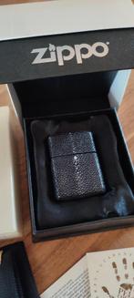 Splinternieuwe Zippo Stingray leather., Verzamelen, Ophalen of Verzenden, Nieuw