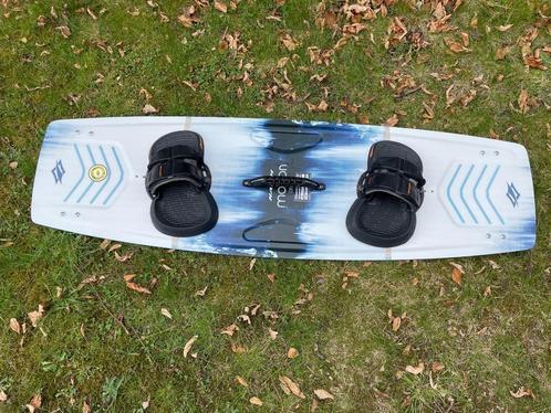 Kite board Naish Motion 138 x 41,5cm, Watersport en Boten, Kitesurfen, Zo goed als nieuw, Kiteboard, Twintip, Ophalen