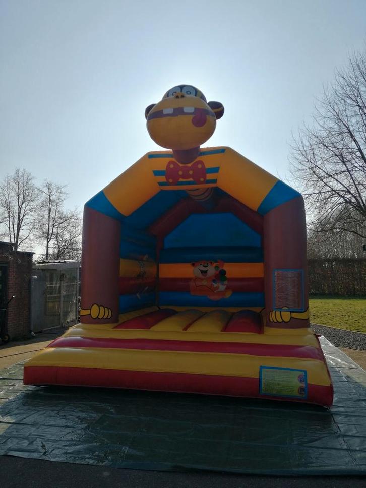 Springkasteel Aap overdekt en volledig dicht !, Hobby en Vrije tijd, Feestartikelen | Verhuur, Ophalen