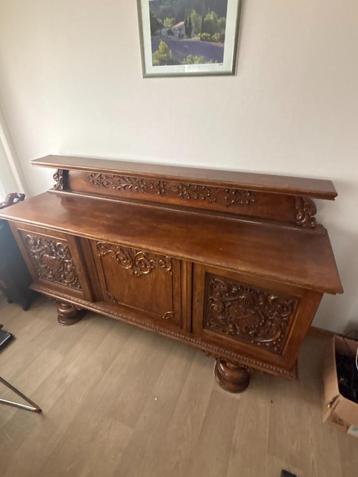 Buffet ancien massif sculpté main meuble en chêne époque XIX beschikbaar voor biedingen