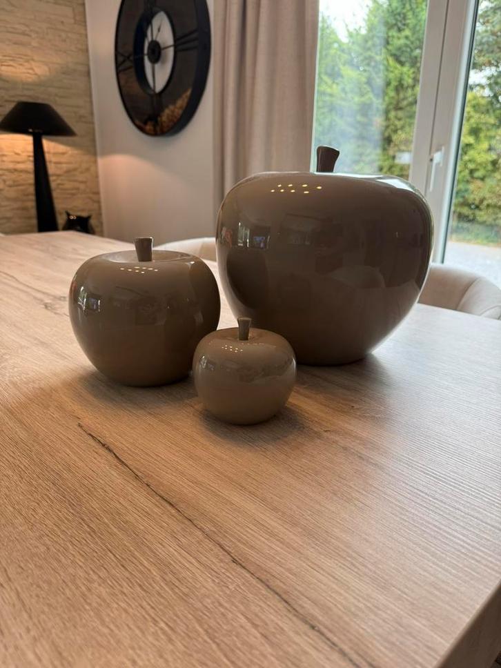 Lot 3 pommes décoratives grises – design moderne, Huis en Inrichting, Woonaccessoires | Vazen, Zo goed als nieuw, Overige kleuren