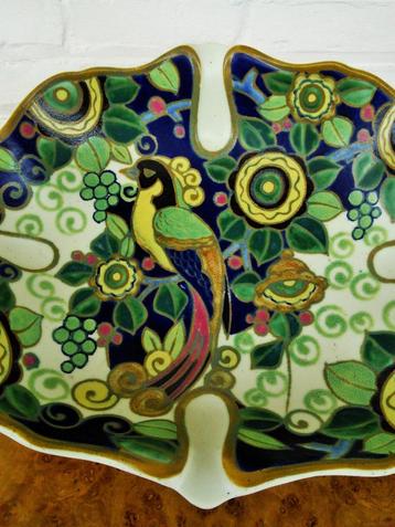 Boch Art Deco schaal met tropische vogel, geometrisch beschikbaar voor biedingen