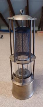 Mijnwerkers lamp, Ophalen