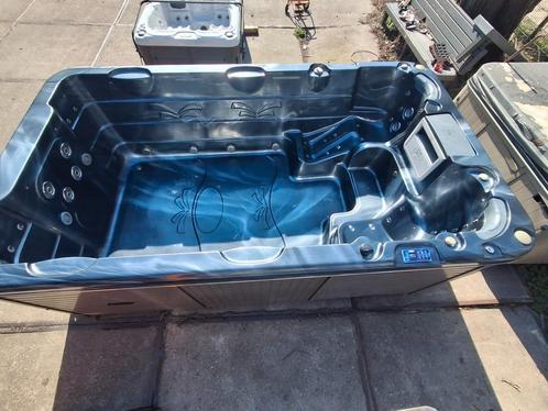 🌴🏊‍♂️Zwemspa 🌴🏊‍♂️Balboa zwemspa Zeer groot, Tuin en Terras, Bubbelbaden en Hottubs, Gebruikt, Ophalen of Verzenden