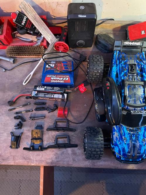 Traxxas rustler 4x4 VXL, Hobby en Vrije tijd, Modelbouw | Radiografisch | Auto's, Zo goed als nieuw, Ophalen