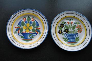 2 BORDEN MET BESCHILDERD BLOEMENDECOR merk K&G Lunéville beschikbaar voor biedingen