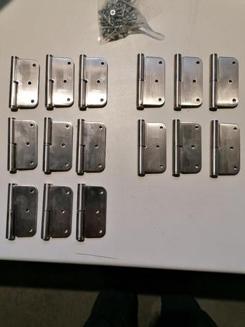 Jeux de paumelles portes en inox état neuf changement de pro beschikbaar voor biedingen