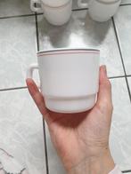 Arcopal Veertien Kopjes Zes Schotels Rand Rood Grijs, Enlèvement, Utilisé, Autres styles, Tasse(s) et/ou soucoupe(s)