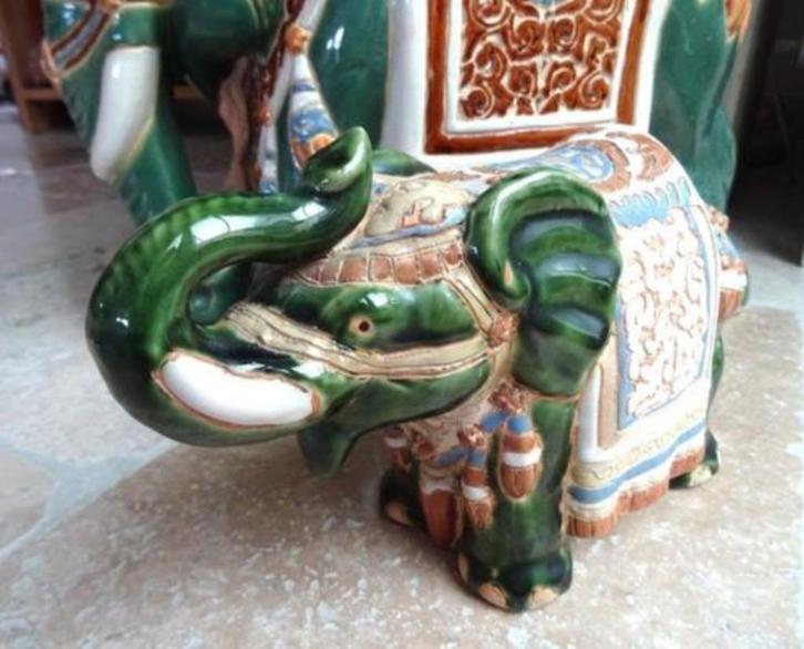 Asie, superbe éléphant en céramique. Fait main. Numéroté, Antiquités & Art, Art | Art non-occidental, Enlèvement ou Envoi