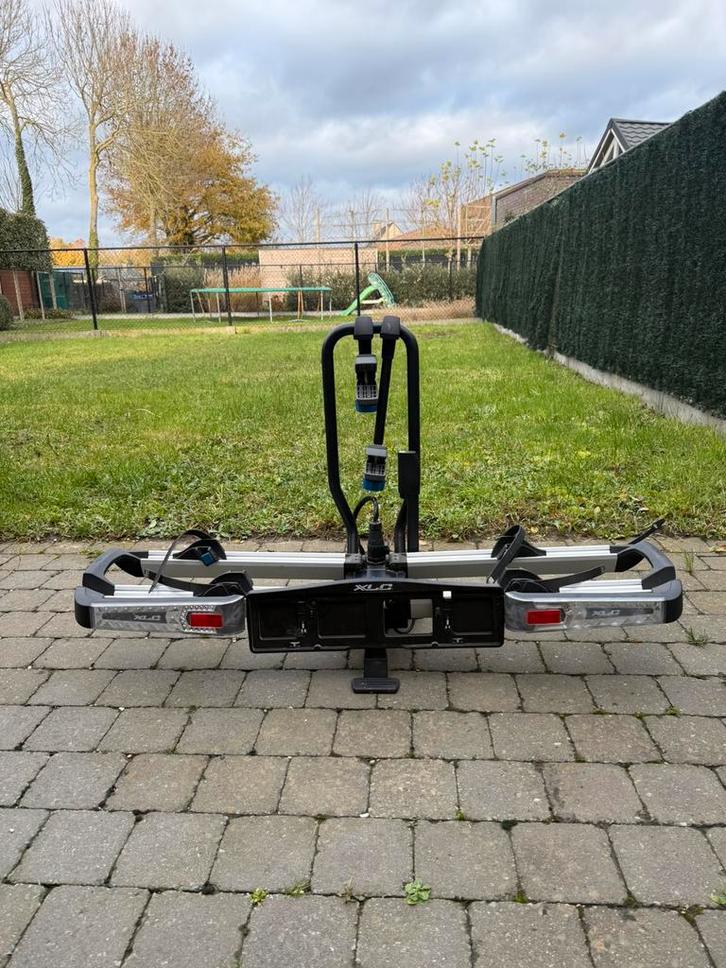 XLC Azura Xtra LED fietsendrager 2 fietsen, Auto diversen, Fietsendragers, Zo goed als nieuw, Trekhaakdrager, 2 fietsen, Ophalen
