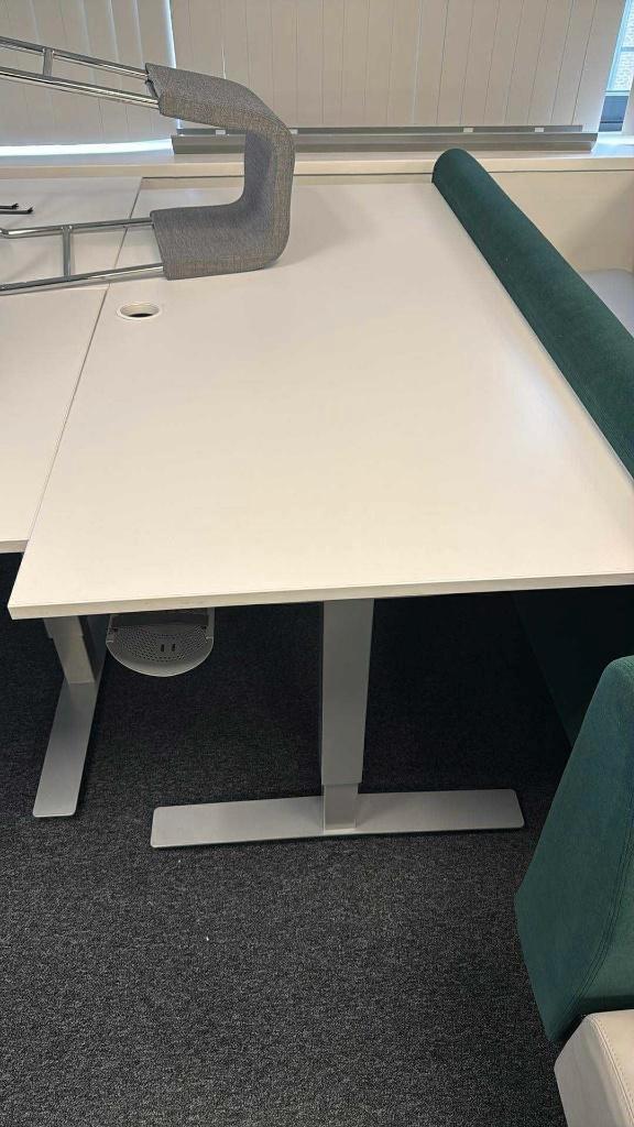 Vepa Presto RT bureau tafel, Huis en Inrichting, Bureaus, Zo goed als nieuw, Bureau, In hoogte verstelbaar, Ophalen