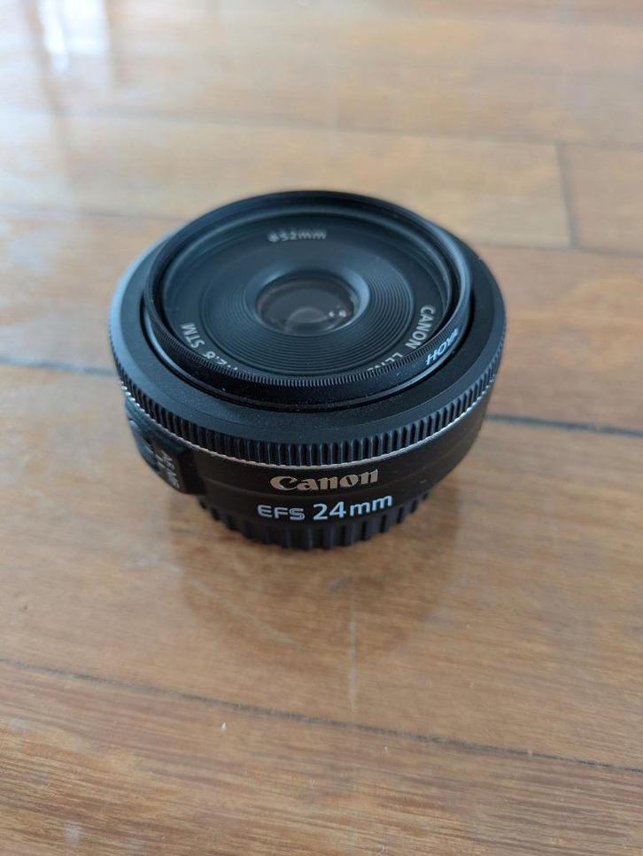Canon EF-S 24mm f/2.8 STM-lens + Hoya Prime XS UV filter, Audio, Tv en Foto, Foto | Lenzen en Objectieven, Zo goed als nieuw, Groothoeklens