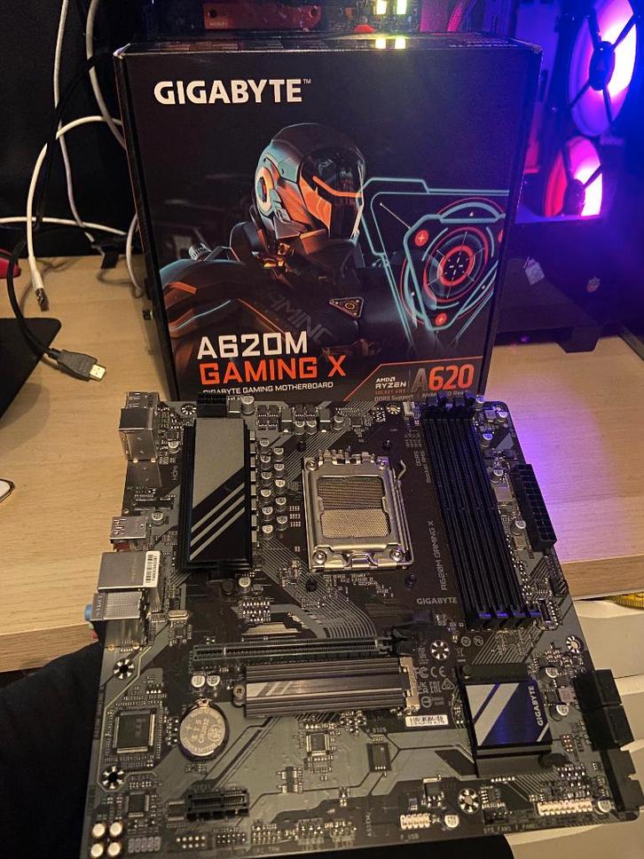 Carte mère Gigabyte A620 GAMING X, Computers en Software, Moederborden, Zo goed als nieuw, AMD, DDR5, Ophalen