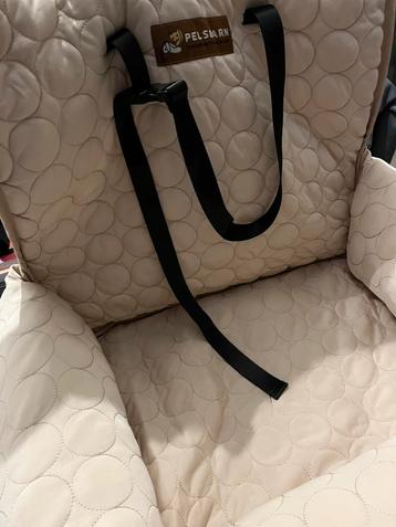 Verkoelende automand Pelsbarn beschikbaar voor biedingen