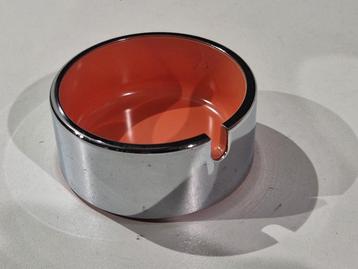 1 / 11

Oranje asbak Samu Kenmochi Japan vintage design 60 7 beschikbaar voor biedingen