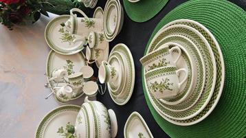 SERVIES BOCH LA LOUVIERE, 111 stuks... beschikbaar voor biedingen