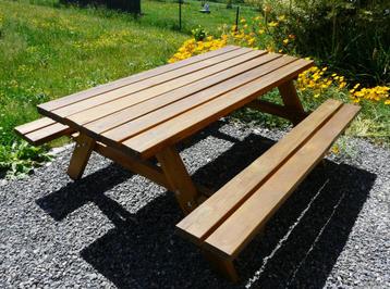 Table de pique-nique en bois massif beschikbaar voor biedingen