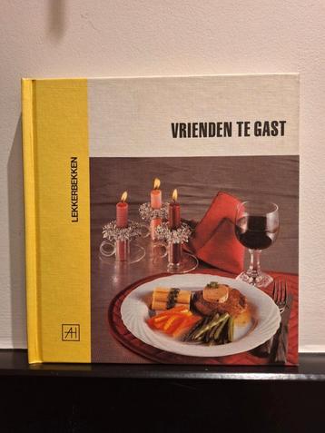 Livre de cuisine : amis en tant qu'invités | Artis Historia, Enlèvement, Comme neuf