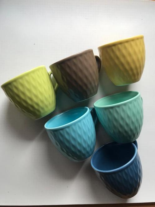 6 TASSES & 6 SOUCOUPES NEUVES couleurs  4,50€ le tout, Maison & Meubles, Cuisine | Vaisselle, Neuf, Enlèvement ou Envoi