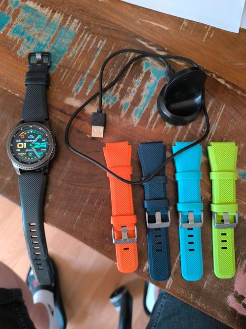 Samsung gear S3 Frontier ((580mah)), Handtassen en Accessoires, Smartwatches, Gebruikt, Zwart, Conditie, Waterdicht, Ophalen of Verzenden