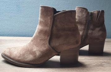 Enkellaarsjes Gabor maat 35 (2 1/2) beschikbaar voor biedingen