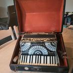 Accordeon, Muziek en Instrumenten, Accordeons, Gebruikt, Toetsaccordeon, Met koffer, Ophalen