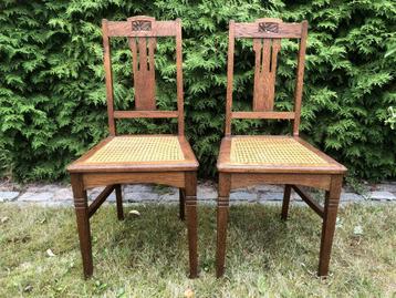 2 stoelen  beschikbaar voor biedingen