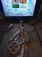 Console wii , 2 manettes et différents accessoires, Ophalen, Gebruikt, Met 2 controllers, Met stuurtje