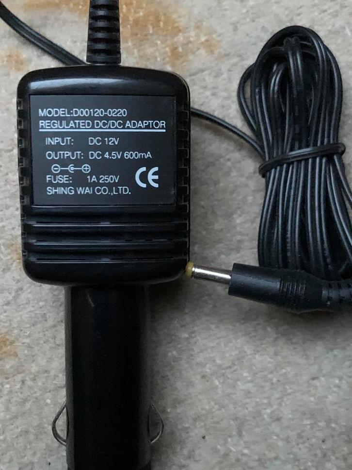 Auto adaptor 12V naar 4,5 V DC-600mA( sigarettenaansteker), Audio, Tv en Foto, Opladers, Gebruikt, Ophalen of Verzenden