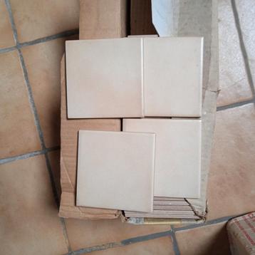Lotrestje, 118 stuks, 10 x 10, 1,18 m2, beige gevlamde kleur beschikbaar voor biedingen