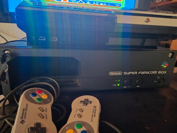 Super famicom box, Games en Spelcomputers, Spelcomputers | Nintendo Super NES, Gebruikt, Ophalen of Verzenden