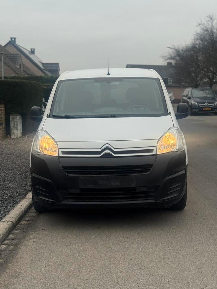 Citroën berlingo 1.6 hdi 4900€, Autos, Camionnettes & Utilitaires, Particulier, Citroën, Enlèvement