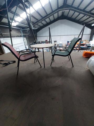 Te koop kinder tuinsetje , 2 stoeltjes en 1 tafeltje, Tuin en Terras, Ophalen, Zo goed als nieuw