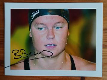 Gesigneerde foto van Brigitte Becue.  beschikbaar voor biedingen