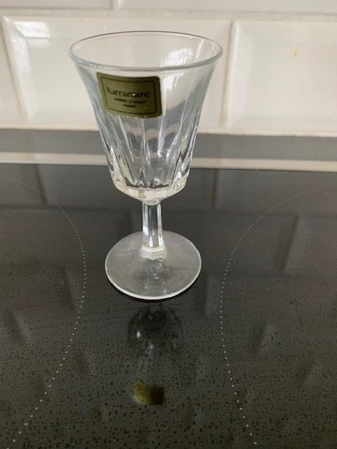 Set van 19 stijlvolle Luminarc borrelglaasjes, Antiek en Kunst, Antiek | Glaswerk en Kristal, Ophalen