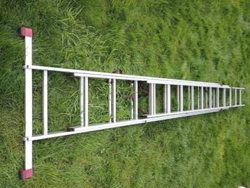 3-delige ladder beschikbaar voor biedingen