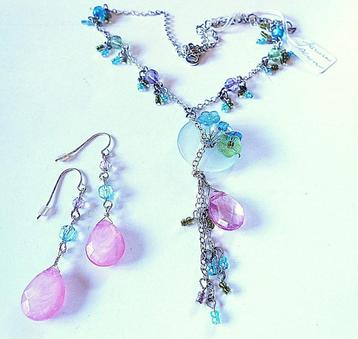AVON: de Seren-set (: halsketting + oorbellen) beschikbaar voor biedingen