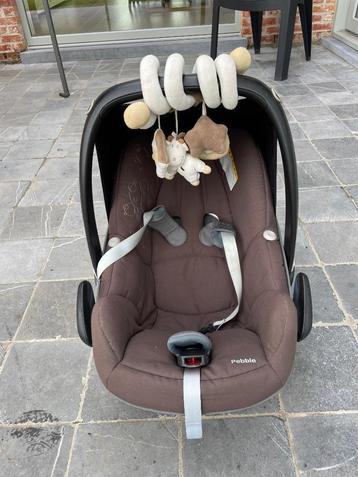 Maxi cosy beschikbaar voor biedingen