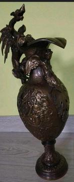 Aiguière bronze, Enlèvement