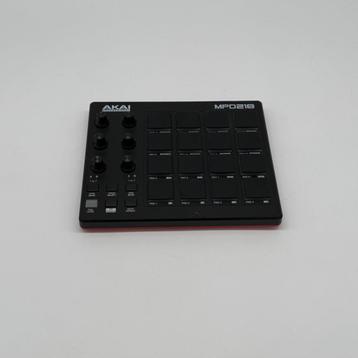 AKAI MPD218 MIDI Pad USB Controller - in een nette staat beschikbaar voor biedingen