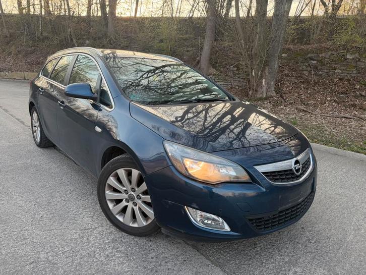 Opel astra 1.7 cdti 110cv cosmo climatisation navi euro 5, Auto's, Opel, Particulier, Astra, Elektrische ramen, Diesel, Euro 5