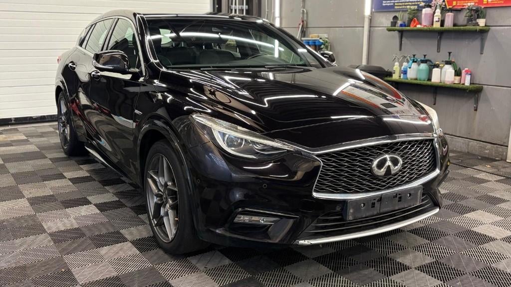 Infiniti Q30 2.2d AUTOMATIQUE bj.2016 Euro 6, Auto's, Infiniti, Automaat, Zwart, Leder, Bedrijf