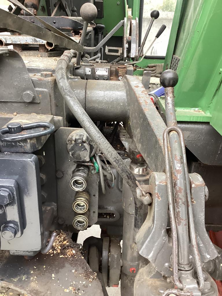 Fendt Favorit 10S, Ophalen