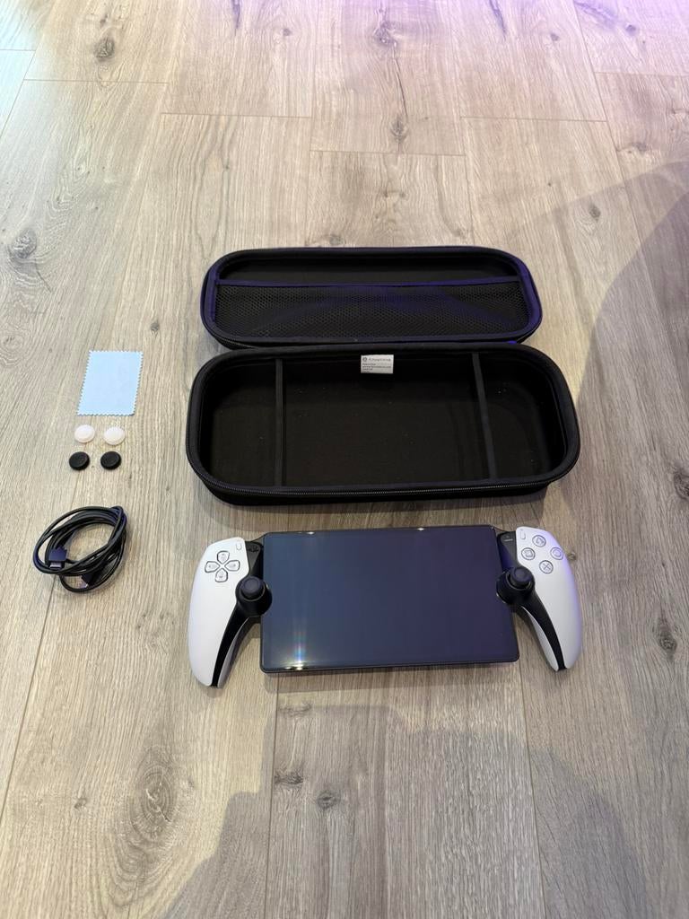 PlayStation Portal met accessoires, case en screenprotector, Games en Spelcomputers, Games | Sony PlayStation Portable, Zo goed als nieuw