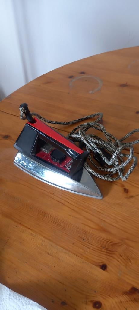 FER A REPASSER ITT NOVA années 50-60