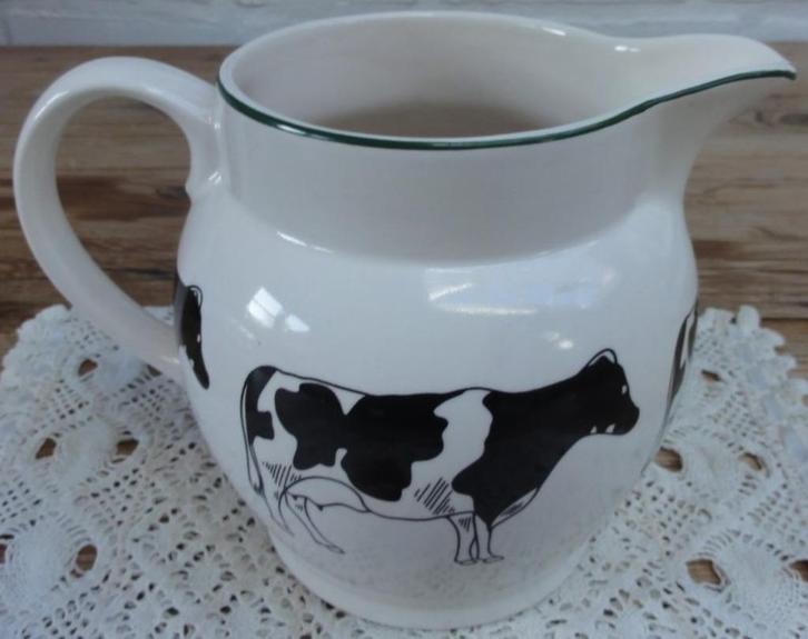 Landelijke schenkkan met koeien, Maison & Meubles, Cuisine | Vaisselle, Utilisé, Autres types, Autres styles, Poterie, Enlèvement ou Envoi