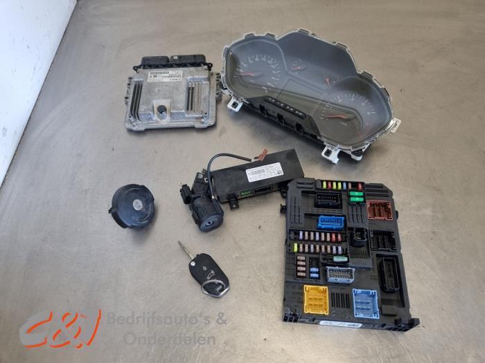 Serrure de contact + ordinateur d'un Peugeot Partner, -, 3 mois de garantie, Utilisé, -