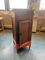 Kasje met marmeren blad, Ophalen