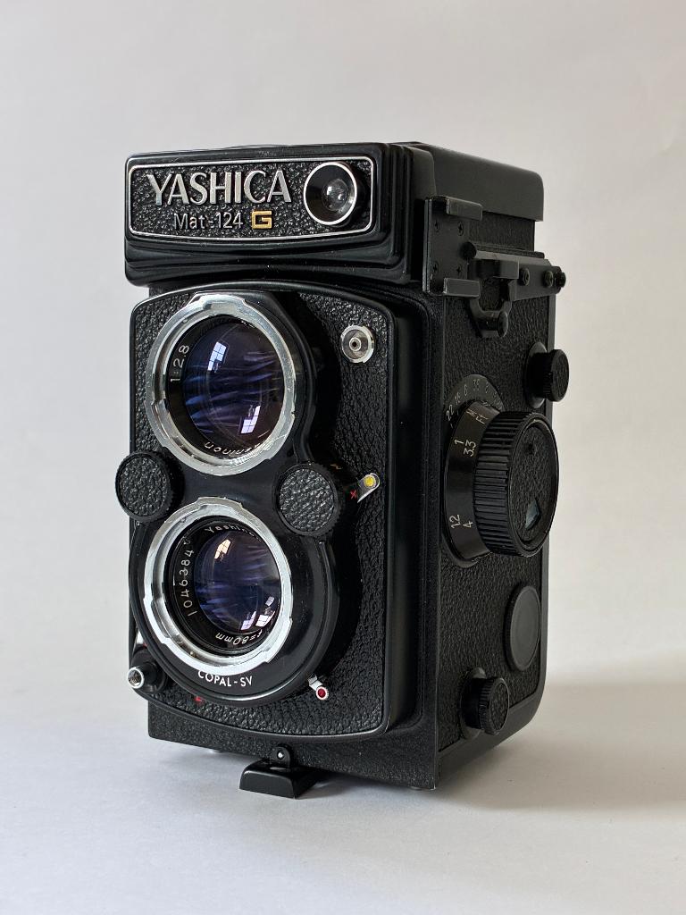 Yashica: Yashica-Mat LM Price Guide: estimate a camera value